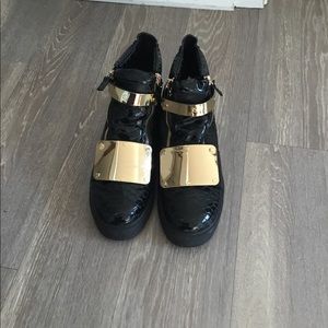 Giuseppe Zanotti Embossed leather $350 Size 42